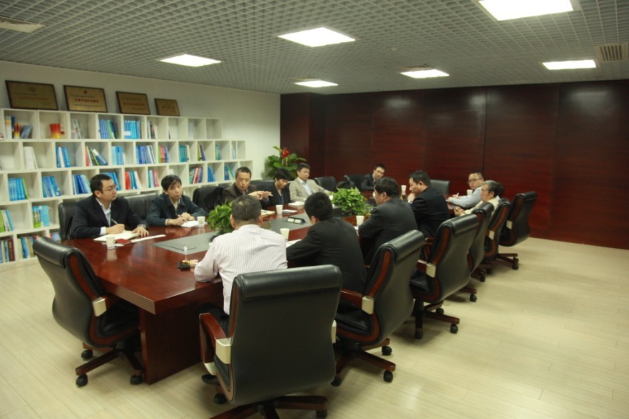 鎮(zhèn)江經(jīng)信委、開(kāi)發(fā)區(qū)管委會(huì)一行到訪促進(jìn)中心