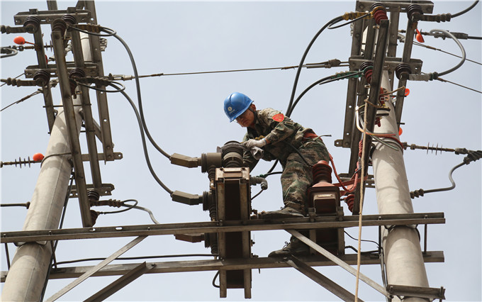六五四供電分局:春檢春查為電網(wǎng)“強(qiáng)筋健骨”