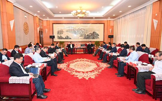 國家電投黨組副書記、總經(jīng)理江毅拜會青海省領(lǐng)導(dǎo)并調(diào)研黃河公司