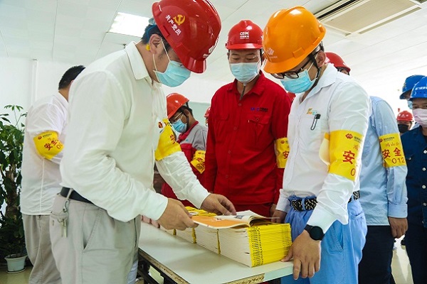 福建鴻山發(fā)電公司開展“安全宣傳咨詢日”活動