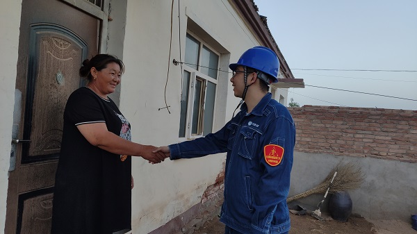 阿拉善電業(yè)局烏力吉供電分局：叔叔，我家沒電啦