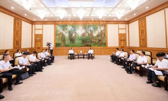 中核集團(tuán)總經(jīng)理、黨組副書(shū)記顧軍與福建省委副書(shū)記、代省長(zhǎng)王寧會(huì)談