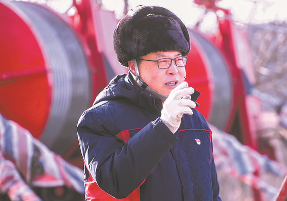 【國(guó)家電網(wǎng)公司特等勞?！拷?龍