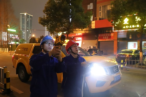 國(guó)網(wǎng)寧波市鄞州區(qū)供電：夜間特巡測(cè)溫線路，保障安全可靠供電