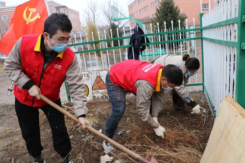 國(guó)網(wǎng)伊犁供電公司：開(kāi)展“學(xué)雷鋒、樹(shù)新風(fēng)、做榜樣”志愿活動(dòng)