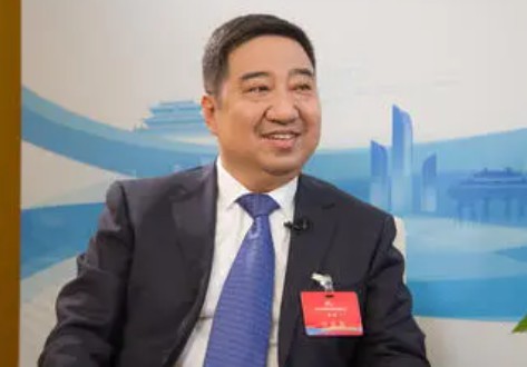 中國(guó)西電集團(tuán)有限公司黨委書(shū)記、董事長(zhǎng)、中國(guó)電氣裝備集團(tuán)董事長(zhǎng)白忠泉