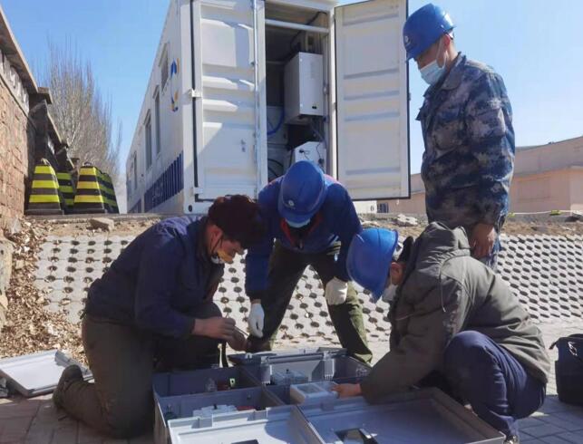 凝聚抗疫合力，緊急施工為方艙極速送電