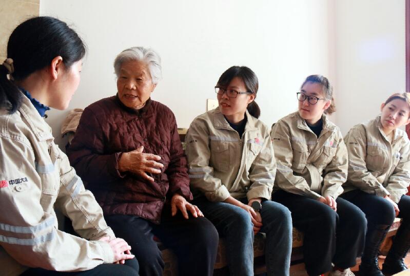 別樣婦女節(jié)，溫暖老人心