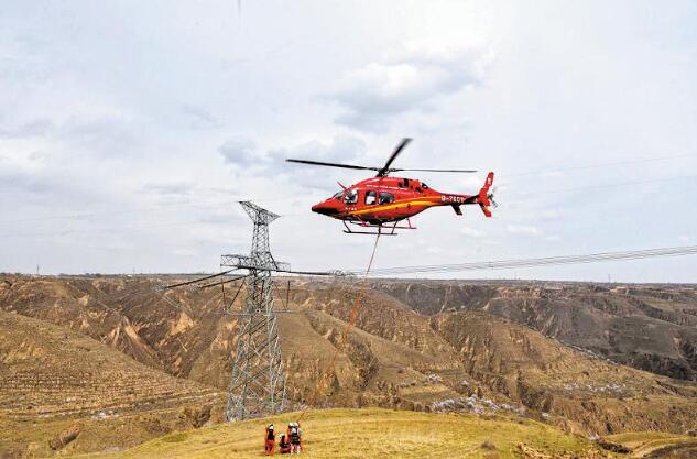 甘肅電網(wǎng)規(guī)?；馗邏壕€路直升機帶電作業(yè)啟動