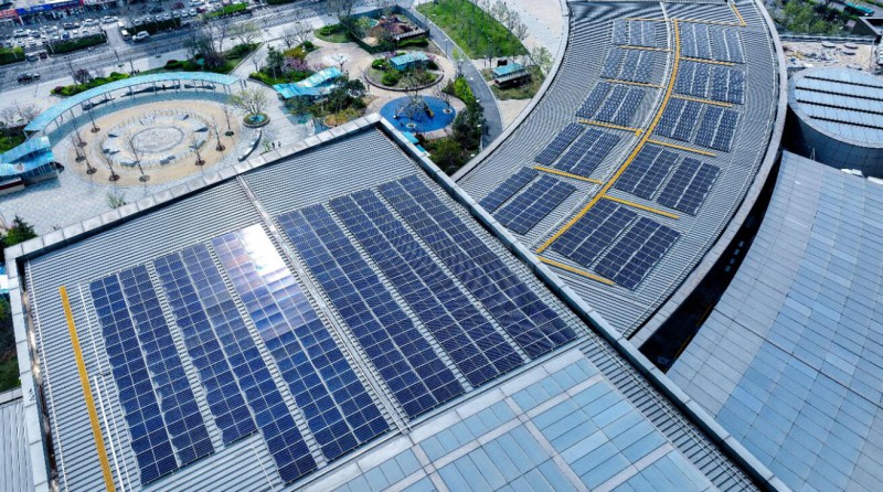 1.2MW！山東商業(yè)綜合體屋頂光伏發(fā)電項目并網(wǎng)發(fā)電