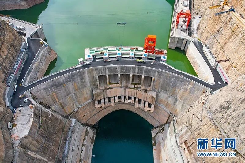 國家能源局章建華：加快推進能源轉(zhuǎn)型，大力發(fā)展風(fēng)電和太陽能發(fā)電！