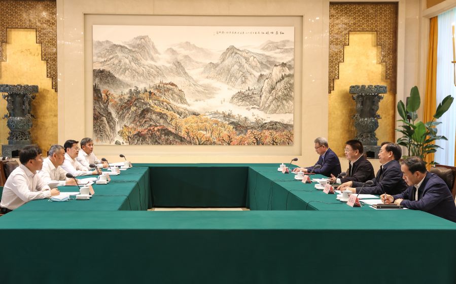 雷鳴山、韓君拜會湖北省委書記王蒙徽、省長王忠林