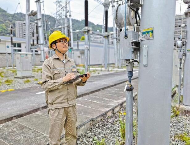 用一顆匠心守護電網(wǎng)——記全國五一勞動獎章獲得者羅徽