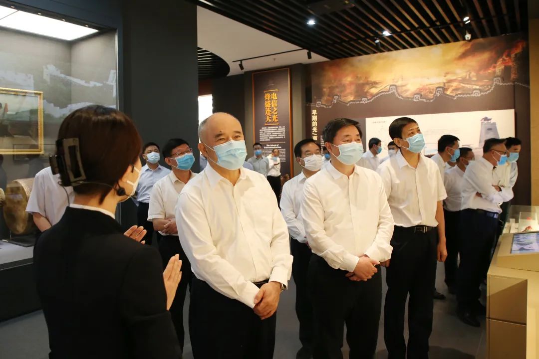 周國平會見中國電信集團黨組書記、董事長柯瑞文