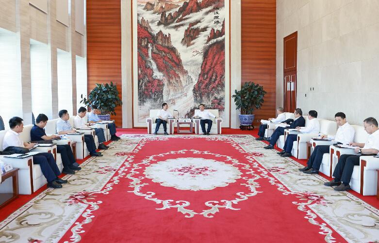 宋海良與武漢理工大學(xué)黨委書記信思金、校長(zhǎng)楊宗凱座談