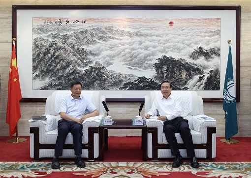 國(guó)家電網(wǎng)有限公司董事長(zhǎng)、黨組書(shū)記辛保安與東方電氣集團(tuán)董事長(zhǎng)俞培根會(huì)談