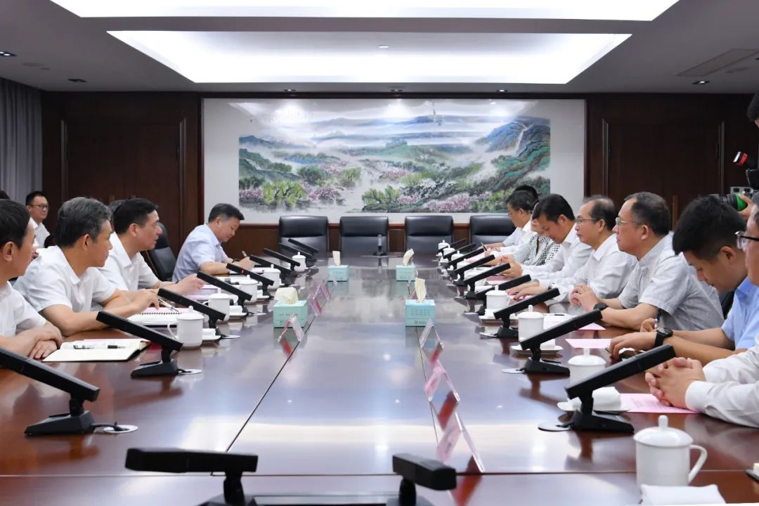 江毅拜會陳浩、南存輝并調(diào)研駐浙企業(yè)