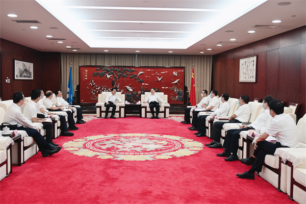 溫樞剛會見張傳慧、姚煥