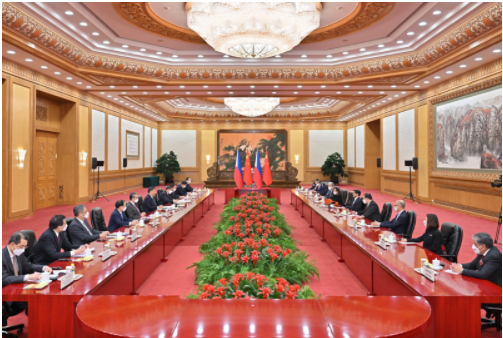 習(xí)近平：中國愿同菲方開展光伏、風(fēng)能等綠色能源合作