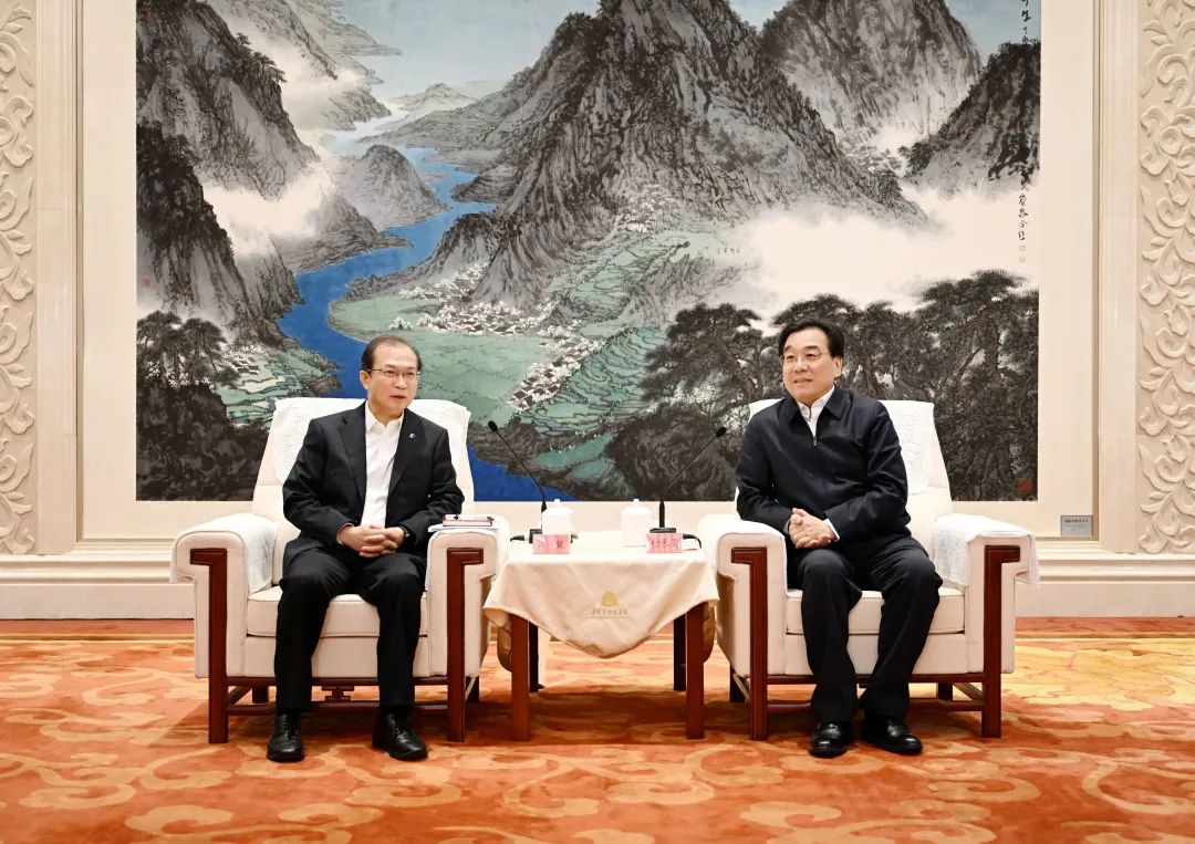 華電集團(tuán)黨組書記、董事長(zhǎng)江毅拜會(huì)江蘇省委書記信長(zhǎng)星