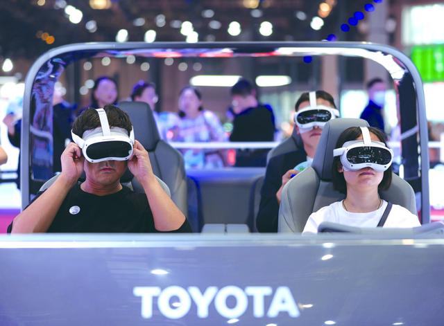 代表前沿技術(shù)方向，促使跨國車企轉(zhuǎn)型，新能源車在上海車展“唱主角”