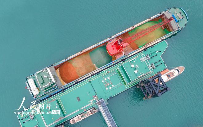 長(zhǎng)江三峽地區(qū)首個(gè)船用新能源加注碼頭投入營(yíng)運(yùn)