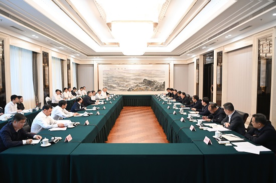 華能集團(tuán)溫樞剛、鄧建玲拜會(huì)遼寧省委書記郝鵬