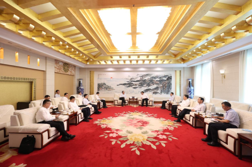 中國(guó)電建黨委副書記、總經(jīng)理王斌與山東省委常委、煙臺(tái)市委書記江成會(huì)談