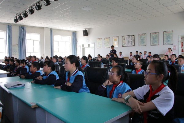 烏海供電公司聯(lián)合黨支部電力宣傳進(jìn)校園，“電”亮未來護(hù)成長(zhǎng)