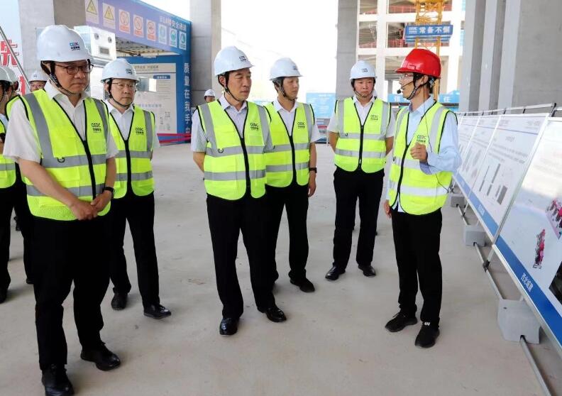中國能建黨委副書記、總經(jīng)理孫洪水到西北城建未來廣場A區(qū)項(xiàng)目開展安全生產(chǎn)督導(dǎo)