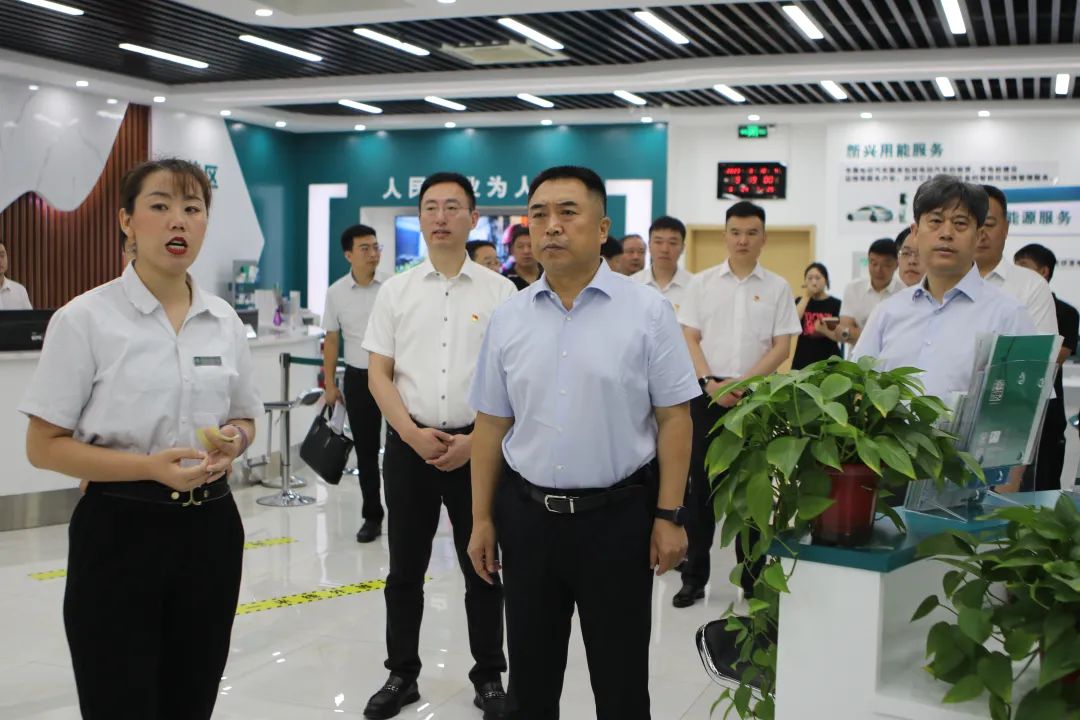 香河縣委書記梁寶杰、縣長李海濱調(diào)研國網(wǎng)香河縣供電公司重點工作