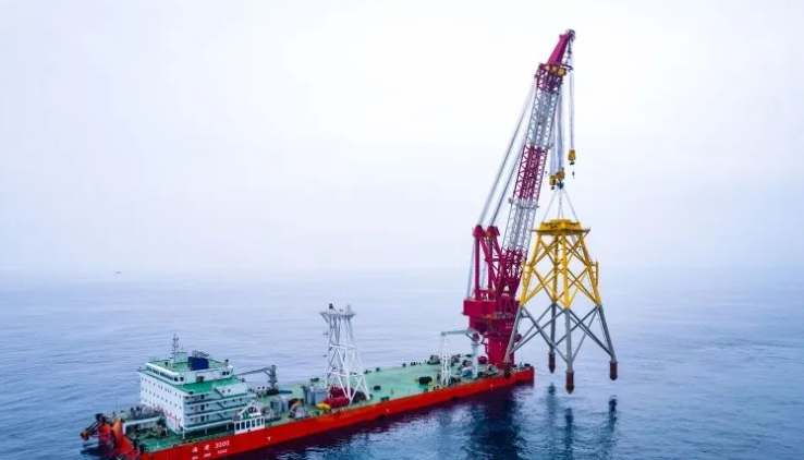 中國能建廣東院陽江青洲一、二海上風電場項目完成全部92套風機導(dǎo)管架吊裝