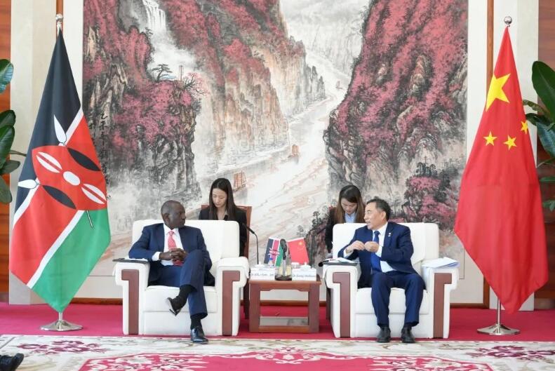 中國(guó)能建黨委書記、董事長(zhǎng)宋海良與肯尼亞總統(tǒng)魯托會(huì)談
