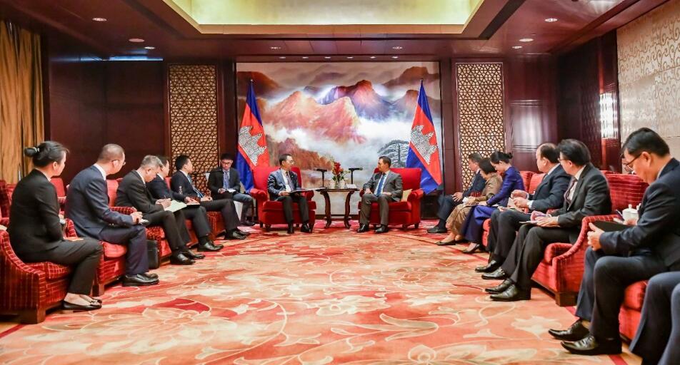 大唐集團(tuán)黨組書記、董事長鄒磊拜會(huì)柬埔寨首相洪瑪奈