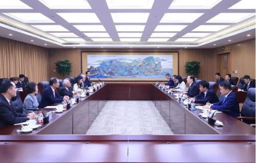 國家電網(wǎng)與香港中電集團(tuán)推動(dòng)清潔能源開發(fā)利用、促進(jìn)新能源發(fā)展等方面深化合作