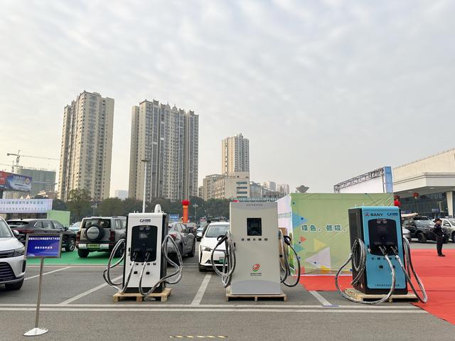 京能新能源助力婁底市新能源汽車下鄉(xiāng)，為鄉(xiāng)村振興添“綠”