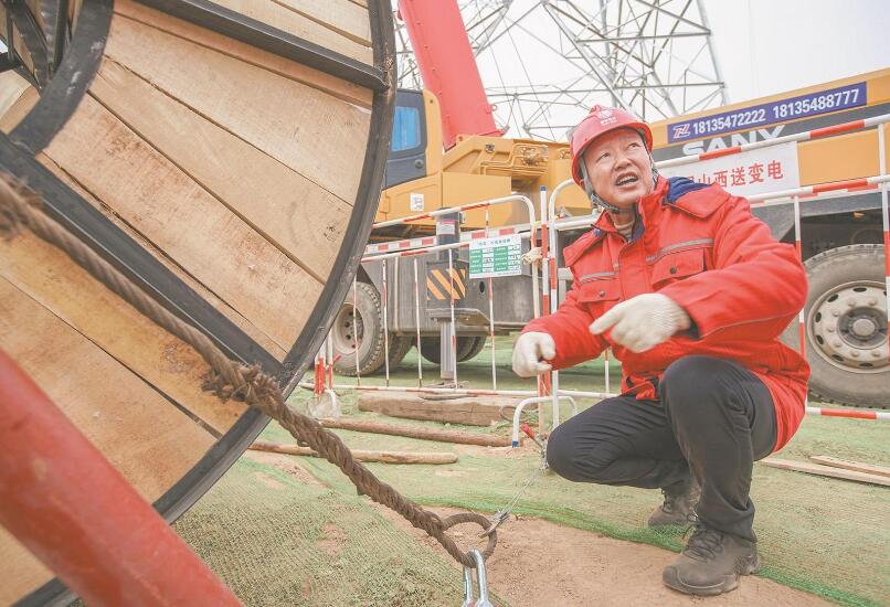 【國網特等勞?！宽n愛平：能挑千斤擔 不挑九百九