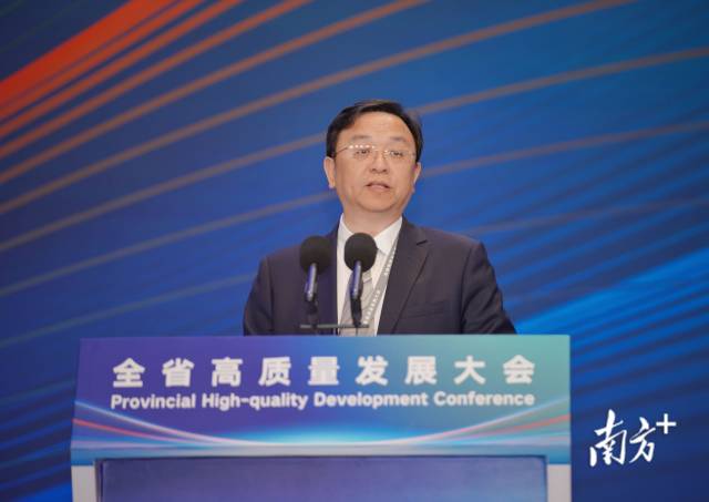 王傳福：新能源汽車發(fā)展只會快跑，不給喘口氣機會