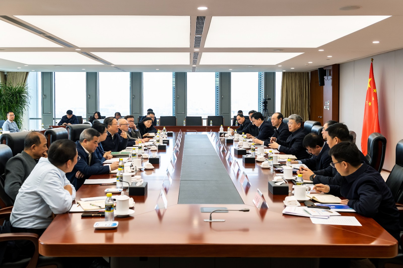 國家能源集團黨組書記、董事長劉國躍會見廣西壯族自治區(qū)政府黨組成員、國資委黨委書記秦如培