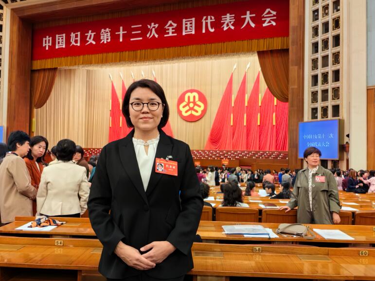 中國(guó)能建北京設(shè)備公司黨委書(shū)記、董事長(zhǎng)，中國(guó)能建首批一級(jí)技術(shù)專(zhuān)家張?jiān)氯A獲全國(guó)三八紅旗手榮譽(yù)稱(chēng)號(hào)