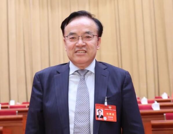 全國(guó)政協(xié)常委張來(lái)斌：系統(tǒng)思維引領(lǐng)能源轉(zhuǎn)型與安全，確?！半p碳”目標(biāo)順利實(shí)現(xiàn)