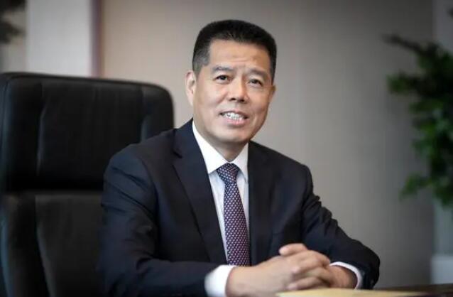 加快推動傳統(tǒng)煤炭企業(yè)向新能源企業(yè)轉(zhuǎn)型發(fā)展——訪全國人大代表，山東能源集團黨委書記、董事長 李偉