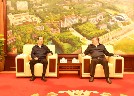 中國電建黨委書記、董事長丁焰章與華中科技大學(xué)校長尤政會談