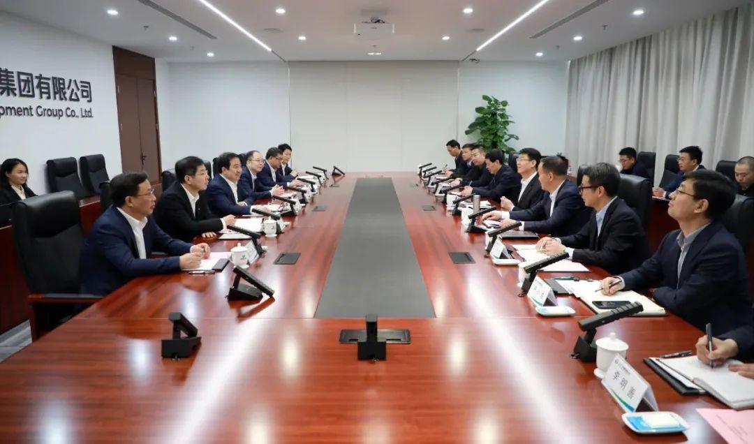 中國電氣裝備黨委書記、董事長白忠泉會見甘肅電氣集團董事長劉萬祥、天水市副市長胡志勇