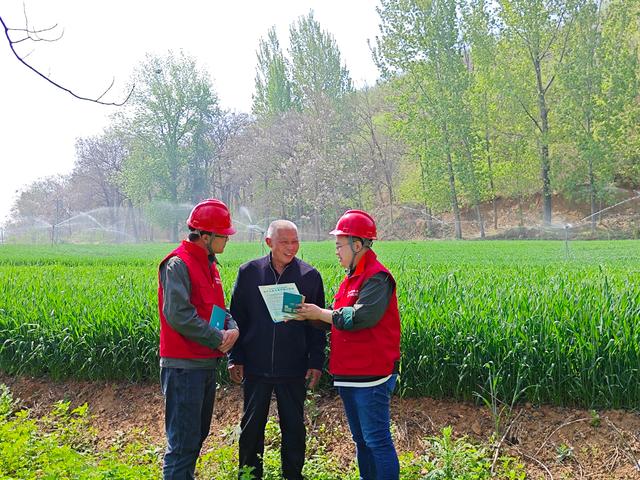 國網(wǎng)孟津供電公司電力先行助春耕，不誤農(nóng)時(shí)不誤春