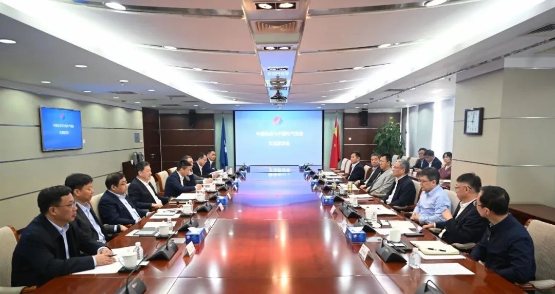 中國電氣裝備黨委副書記、總經(jīng)理周群拜訪中國電建黨委副書記、總經(jīng)理王斌