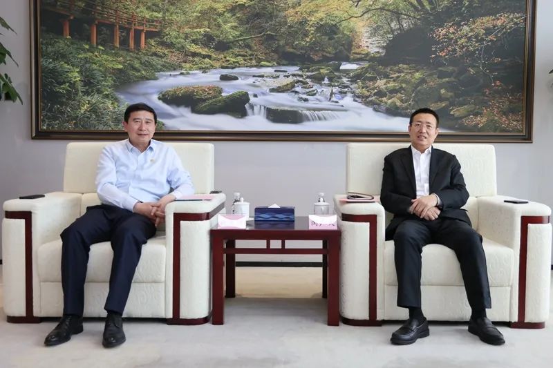 陜煤集團(tuán)黨委書記、董事長(zhǎng)張文琪會(huì)見中鐵十八局集團(tuán)黨委書記、董事長(zhǎng)閆廣天一行