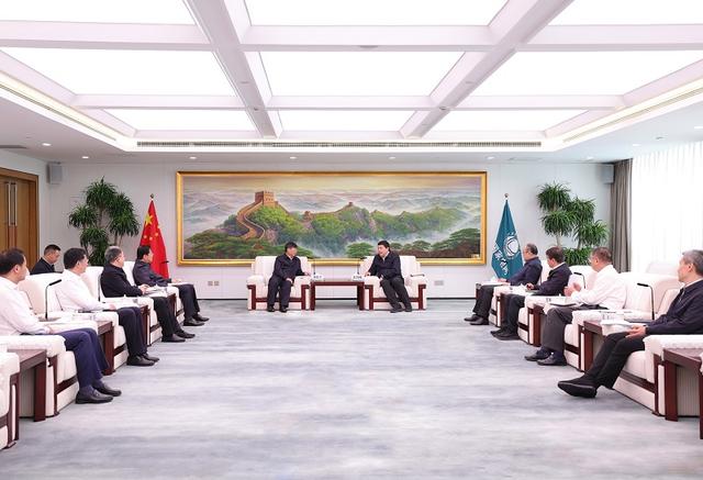 國(guó)家電網(wǎng)董事長(zhǎng)、黨組書記張智剛董事長(zhǎng)與三峽集團(tuán)董事長(zhǎng)劉偉平、總經(jīng)理韓君會(huì)談