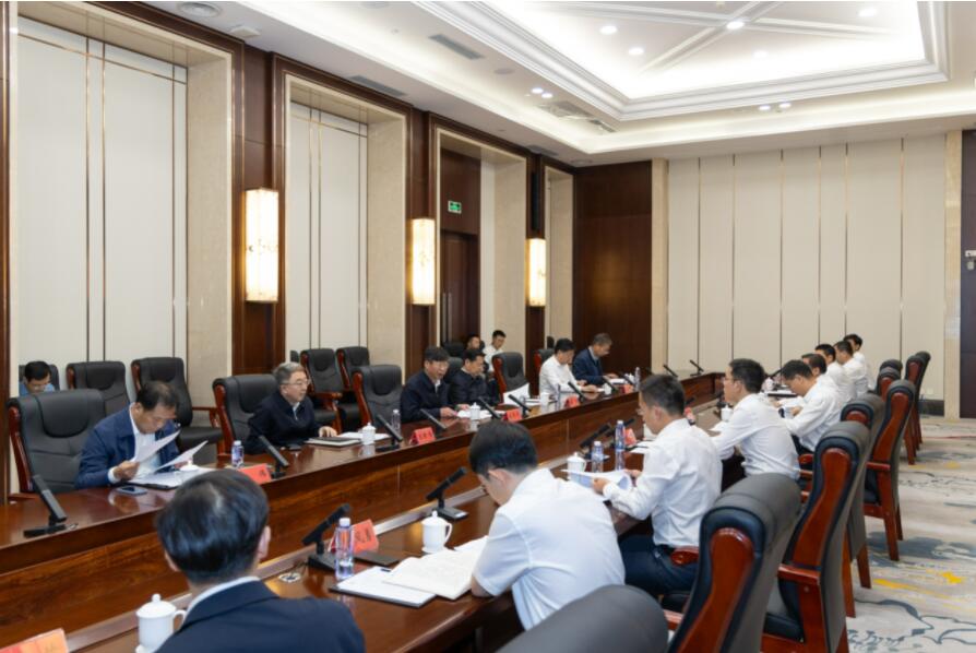 劉偉平、韓君調(diào)研三峽集團(tuán)內(nèi)蒙古區(qū)域工作