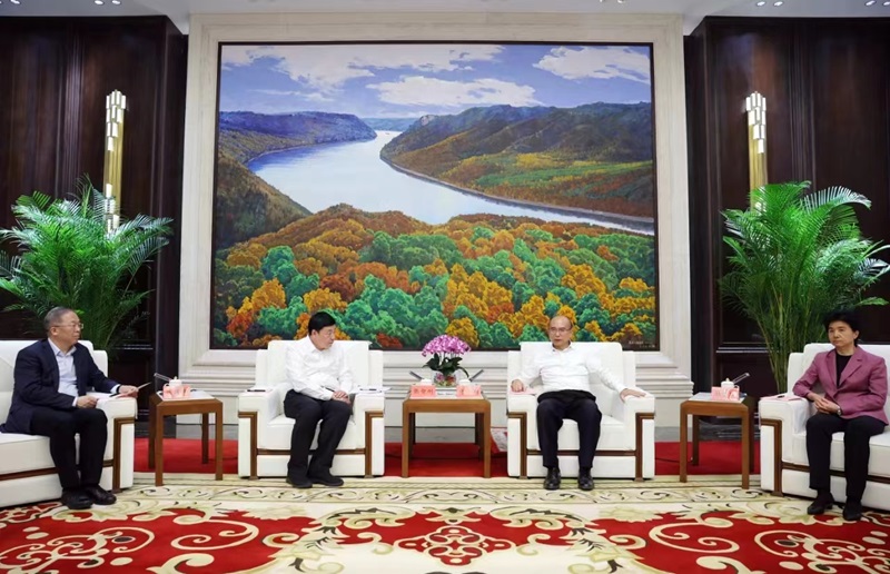 黑龍江省委書記許勤、省委副書記梁惠玲會(huì)見國(guó)家電網(wǎng)董事長(zhǎng)張智剛一行